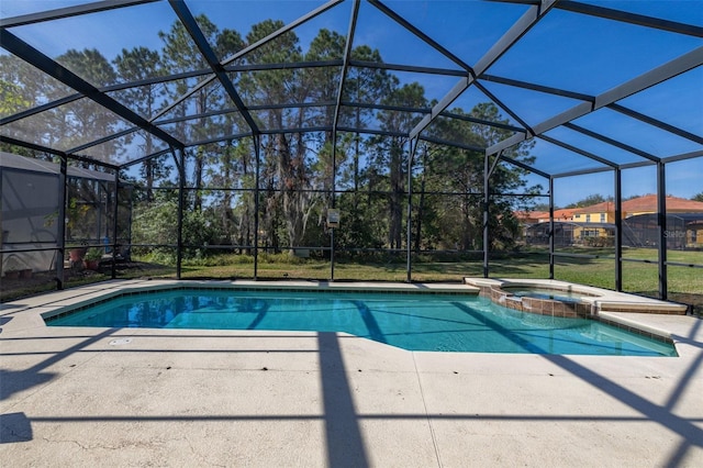 113 Tiger Lily Ct, Davenport, FL 33837 - view of swimming pool with a patio, a pool with connected hot tub, and a lanai