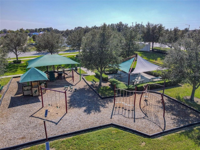 649 Meadow Pointe Dr, Haines City, FL 33844 - surrounding community with playground community