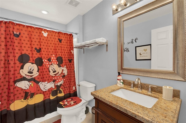 full bath with curtained shower, visible vents, vanity, and toilet