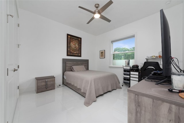 bedroom with a ceiling fan