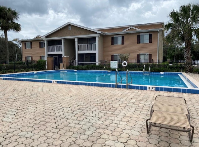 175N Pearl Lake Cswy Unit 114, Altamonte Springs, FL 32714 - community pool with a patio