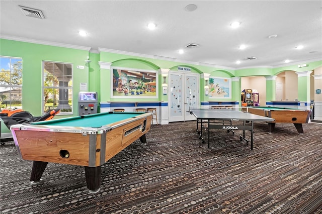 playroom with crown molding, visible vents, carpet flooring, and pool table