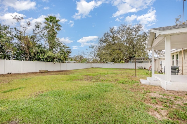 view of yard featuring a fenced backyard