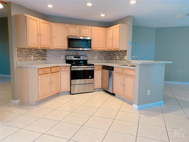 Listing photo 2 for 181 Whisper Wood Ct, Kissimmee FL 34743