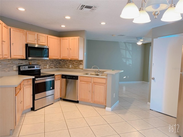 Listing photo 3 for 181 Whisper Wood Ct, Kissimmee FL 34743