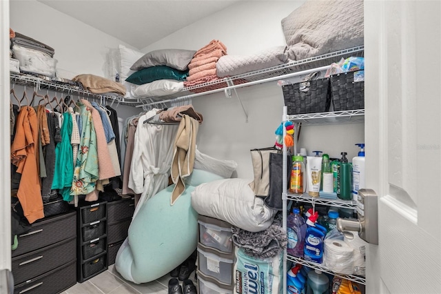 walk in closet featuring tile patterned floors