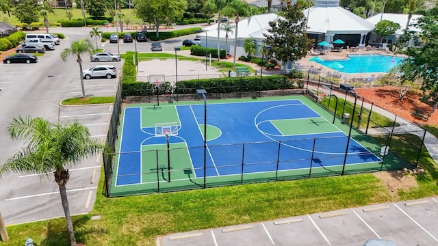 8204 Fan Palm Way, Kissimmee, FL 34747 - view of sport court with community basketball court