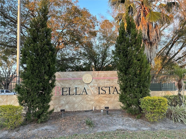 view of community / neighborhood sign