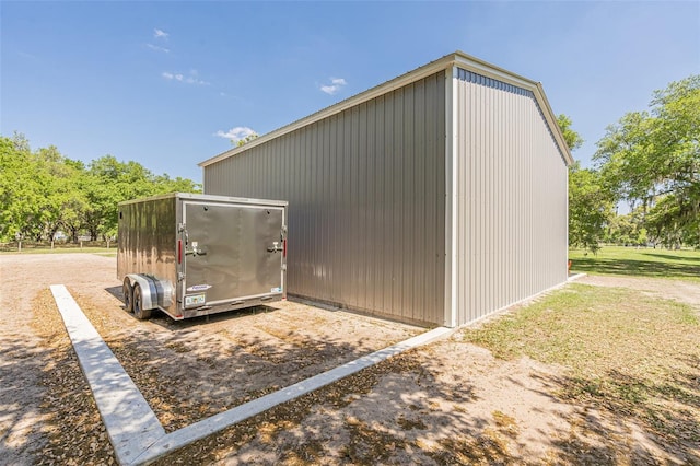 view of outdoor structure with an outdoor structure