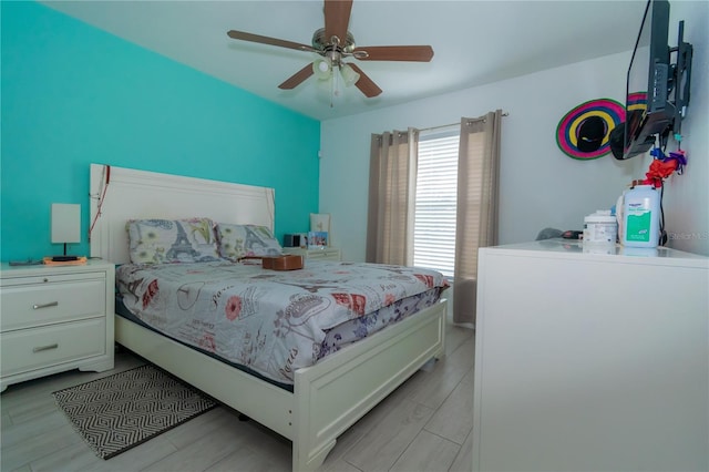 bedroom with a ceiling fan