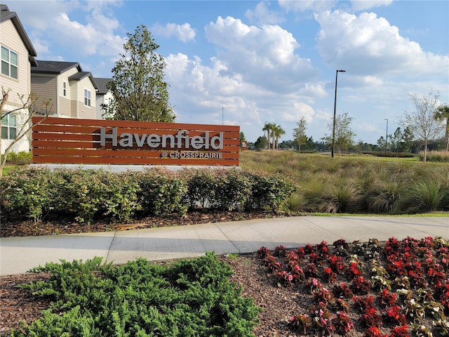 view of community / neighborhood sign