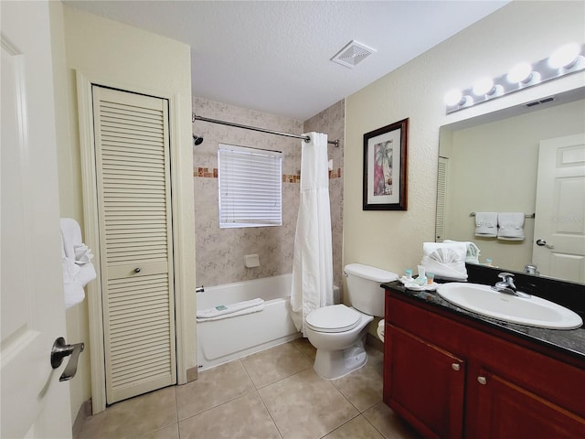 full bath featuring visible vents, shower / bath combination with curtain, a textured ceiling, tile patterned floors, and toilet