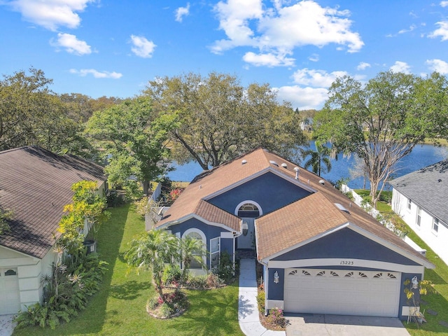 bird's eye view featuring a water view