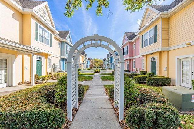 view of property's community featuring a residential view