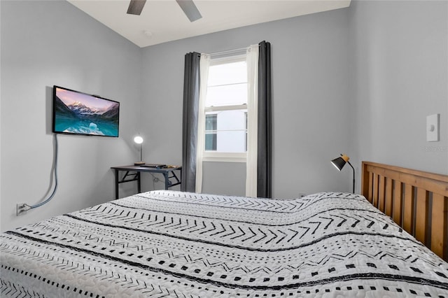 bedroom featuring a ceiling fan