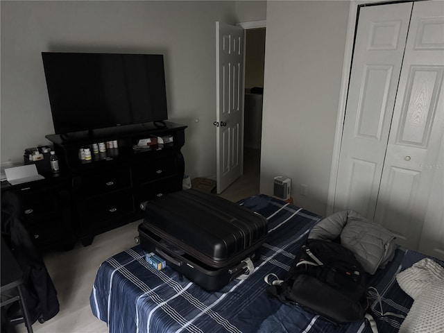 10197 Ridgebloom Ave, Orlando, FL 32829 - bedroom featuring a closet