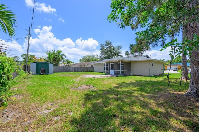 554 NW Twylite Ter, Port St Lucie, FL 34983 - view of yard featuring a sunroom