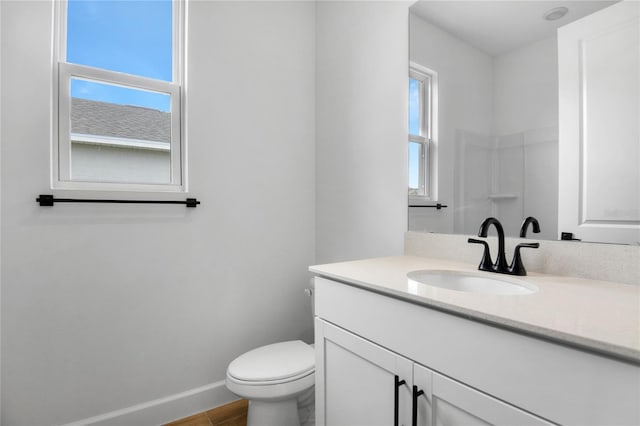 4083 Bannock Ave, Tavares, FL 32778 - bathroom featuring vanity and toilet