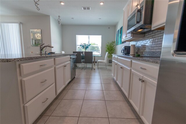 3173 Armstrong Spring Dr, Kissimmee, FL 34744 - photo 11