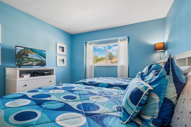 1048 Lake Berkley Dr, Kissimmee, FL 34746 - bedroom featuring a textured ceiling