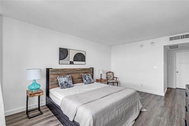5600 Collins Ave Unit 6P, Miami Beach, FL 33140 - bedroom with wood finished floors and baseboards