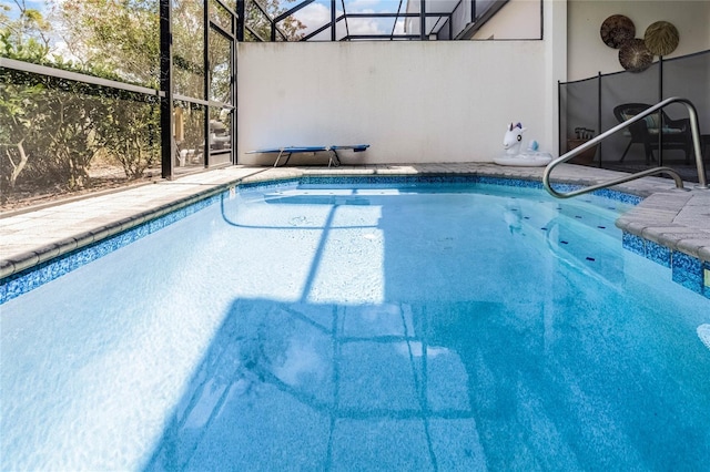510 Captiva Dr, Davenport, FL 33896 - outdoor pool with glass enclosure
