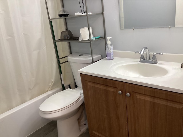 2948 Willow Bend Blvd, Orlando, FL 32808 - full bath with toilet, vanity, and shower / bathtub combination with curtain