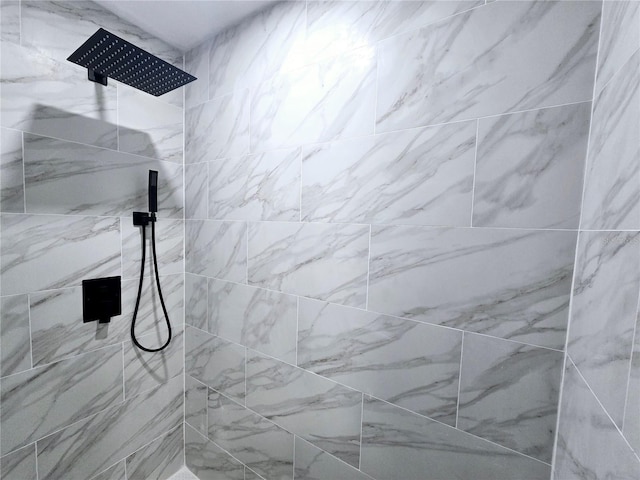218 W Magnolia Ave, Longwood, FL 32750 - full bath with a tile shower