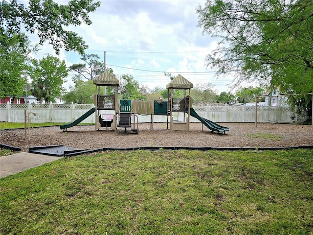 218 W Magnolia Ave, Longwood, FL 32750 - community jungle gym with a yard and fence