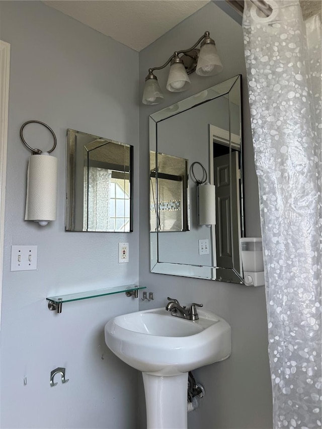 282 SE Walsh Ter, Port St Lucie, FL 34983 - bathroom featuring a shower with curtain