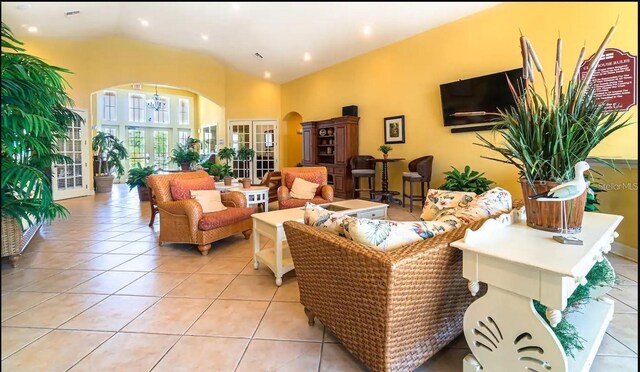 2610 Lodi Cir Unit 104, Kissimmee, FL 34746 - common area with high vaulted ceiling