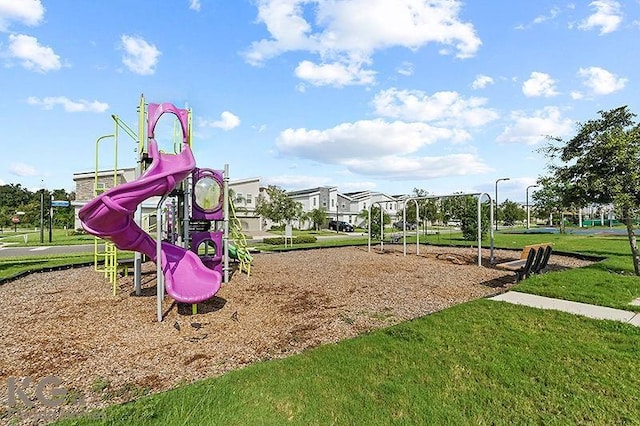 9075 Dogleg Dr, Davenport, FL 33896 - communal playground with a lawn