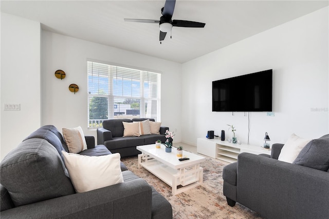 2412 Good Will Aly, Kissimmee, FL 34744 - living room featuring ceiling fan