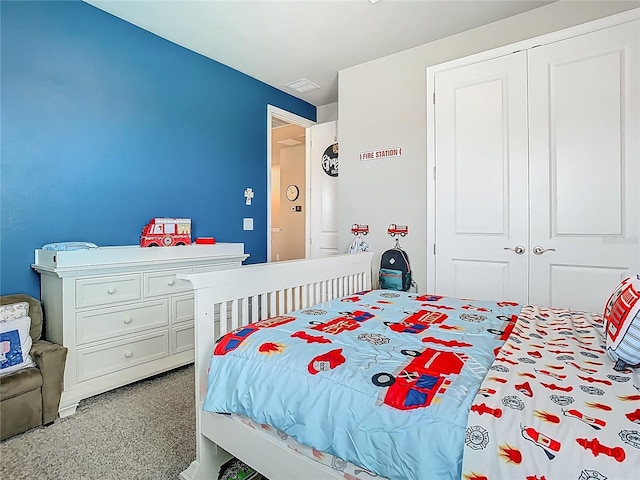 bedroom featuring a closet