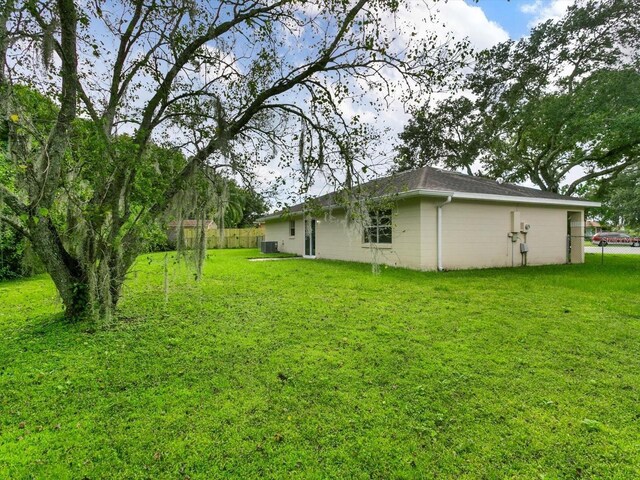 12513 Indiana Woods Ln, Orlando, FL 32824 - view of yard