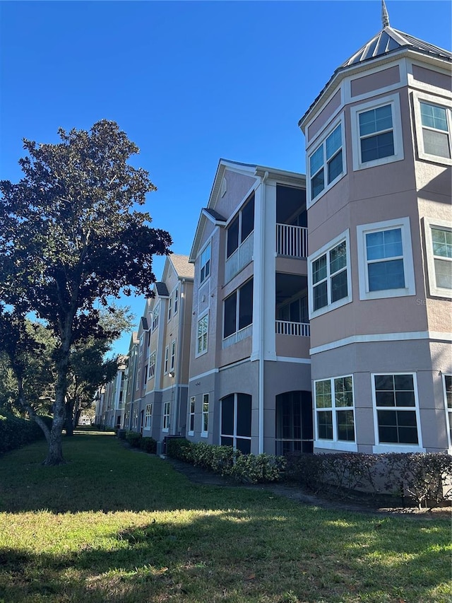 view of building exterior