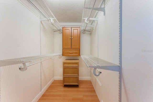 580 S Indigo Rd, Altamonte Springs, FL 32714 - spacious closet featuring light wood-type flooring