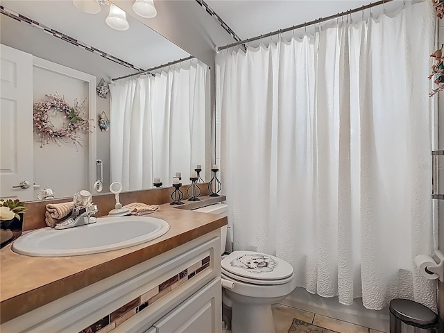 106 Meridian St, Davenport, FL 33837 - full bathroom featuring shower / tub combo, vanity, tile patterned flooring, and toilet