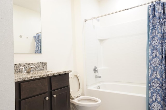 9016 Pyrus St, Kissimmee, FL 34747 - full bath featuring toilet, shower / bath combo, and vanity