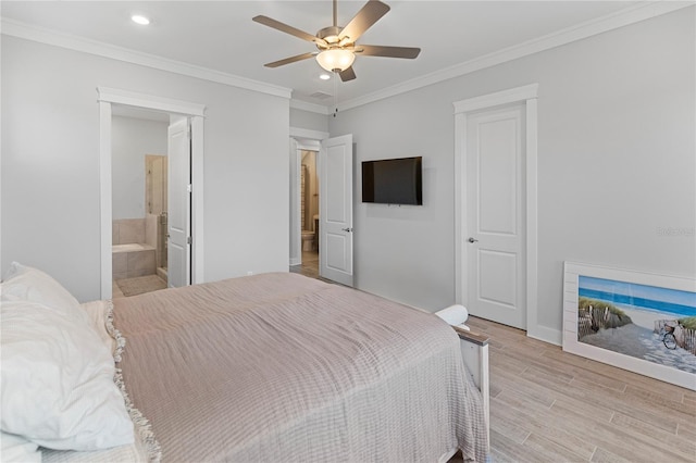 bedroom featuring light wood-style floors, recessed lighting, baseboards, crown molding, and ceiling fan