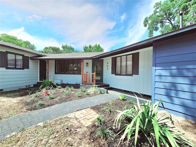 905 W 11th Ave, Mount Dora, FL 32757 - view of front of property