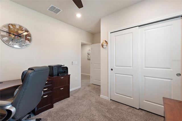 home office with light colored carpet, visible vents, ceiling fan, baseboards, and recessed lighting