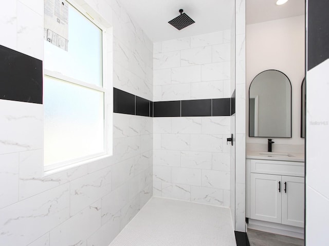7744 Sun N Lake Blvd, Sebring, FL 33872 - full bath with a tile shower and vanity