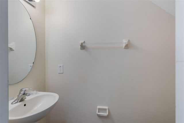301 Rosso Dr, Davenport, FL 33837 - bathroom with a sink