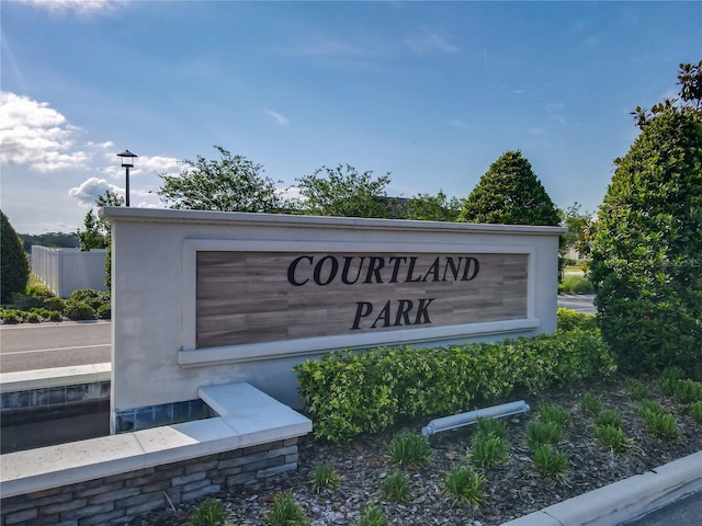 view of community / neighborhood sign
