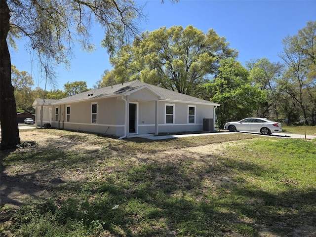 346 NW 24th Ave, Ocala, FL 34475 - view of front facade featuring a front lawn