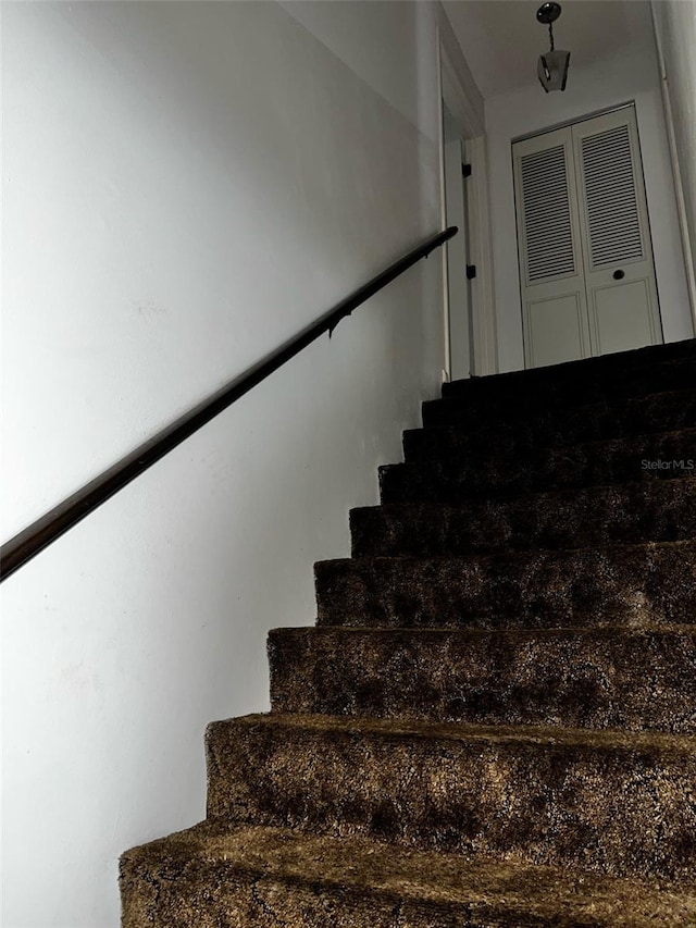 2659 Crown Ct Unit 11, Kissimmee, FL 34741 - view of staircase