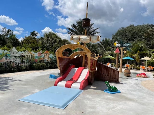 313 Captiva Dr, Davenport, FL 33896 - view of communal playground