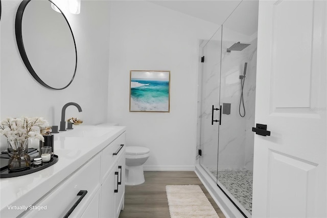 108 Pearlwood St, Orlando, FL 32811 - bathroom with a marble finish shower, toilet, vanity, and baseboards
