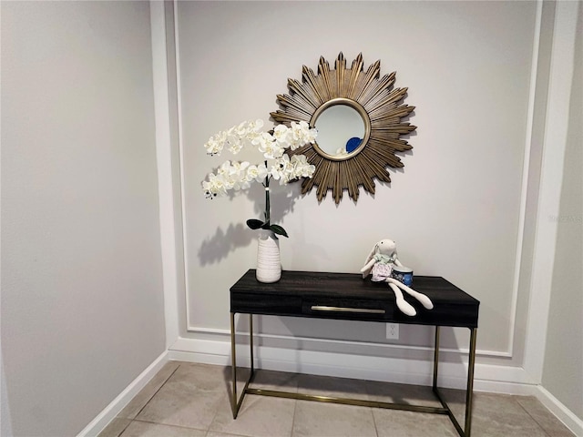 1321 Yorkdale Rd, Davenport, FL 33837 - details featuring baseboards